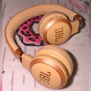 JBL Live 670NC Headphone